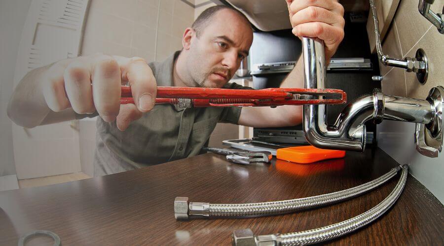 Expert burst pipe repair services in Newport, IN